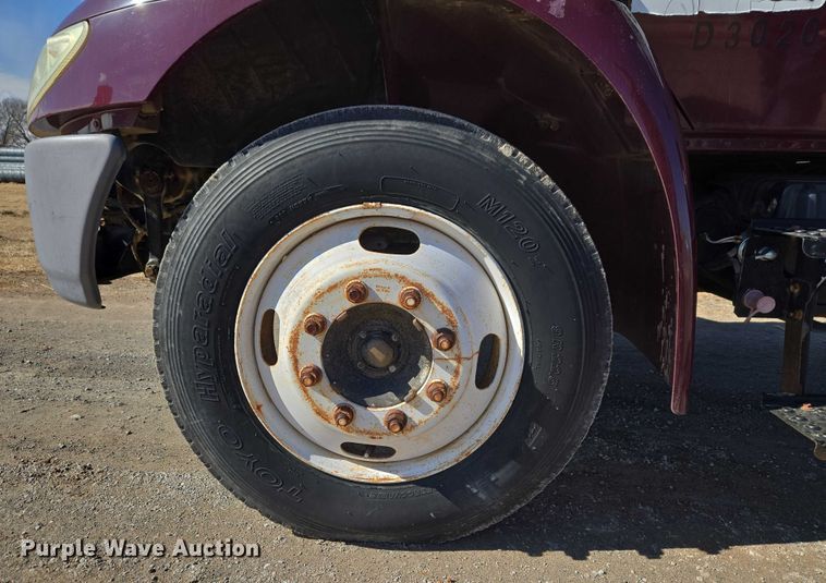 image for item ET1251 2003 International MA015 flatbed truck