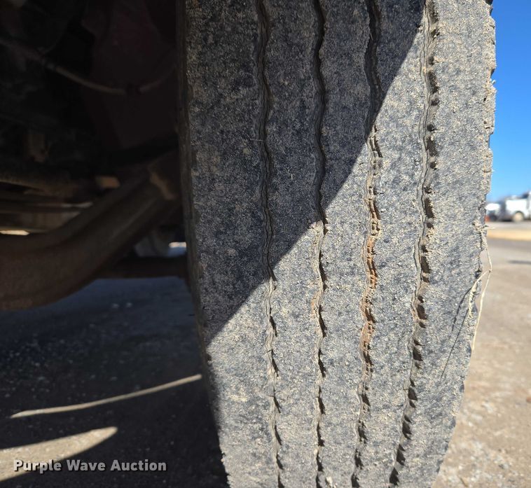 image for item ET1251 2003 International MA015 flatbed truck