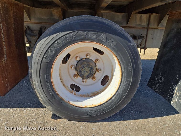 image for item ET1251 2003 International MA015 flatbed truck