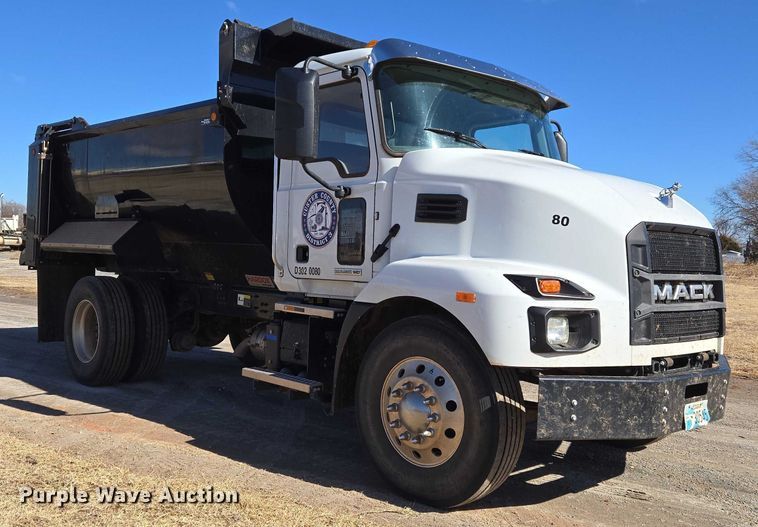 image for item ET1252 2022 Mack MD dump truck