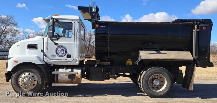 image for item ET1252 2022 Mack MD dump truck