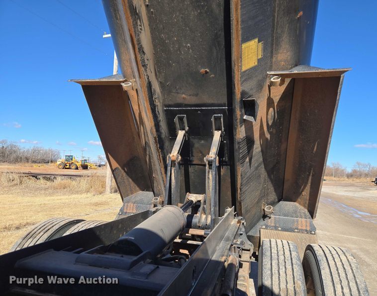 image for item ET1252 2022 Mack MD dump truck