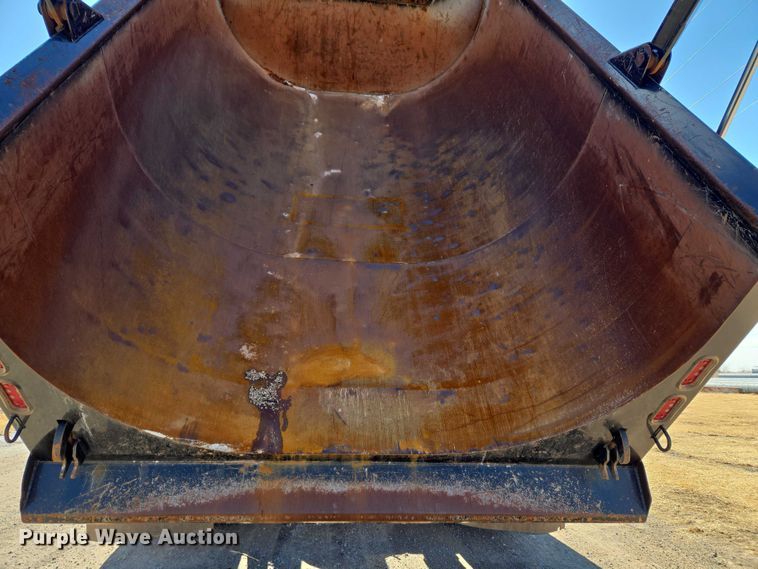 image for item ET1252 2022 Mack MD dump truck