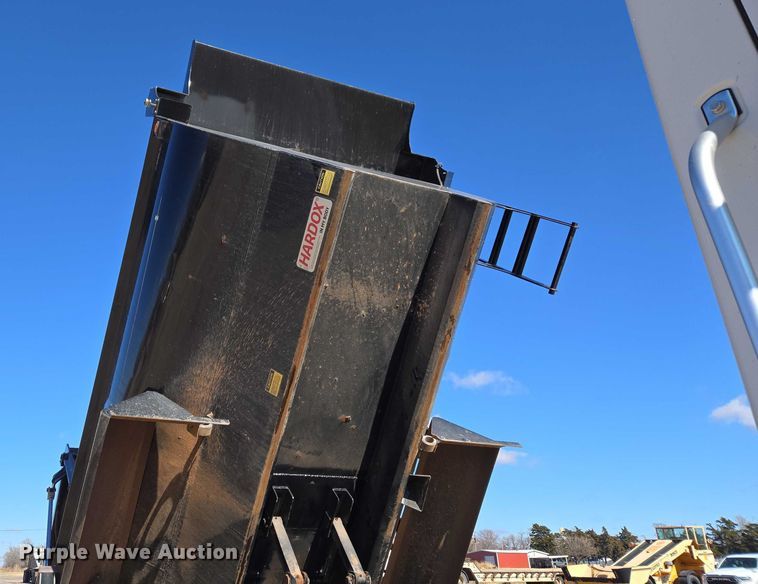 image for item ET1252 2022 Mack MD dump truck