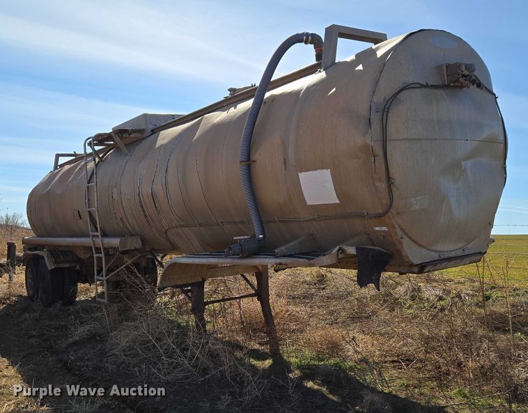 image for item ET1258 1966 Butler MFG. CO. Company tank trailer