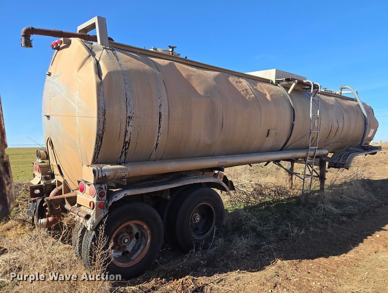 image for item ET1258 1966 Butler MFG. CO. Company tank trailer