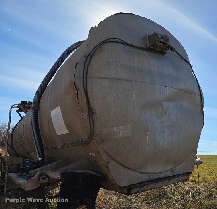 image for item ET1258 1966 Butler MFG. CO. Company tank trailer