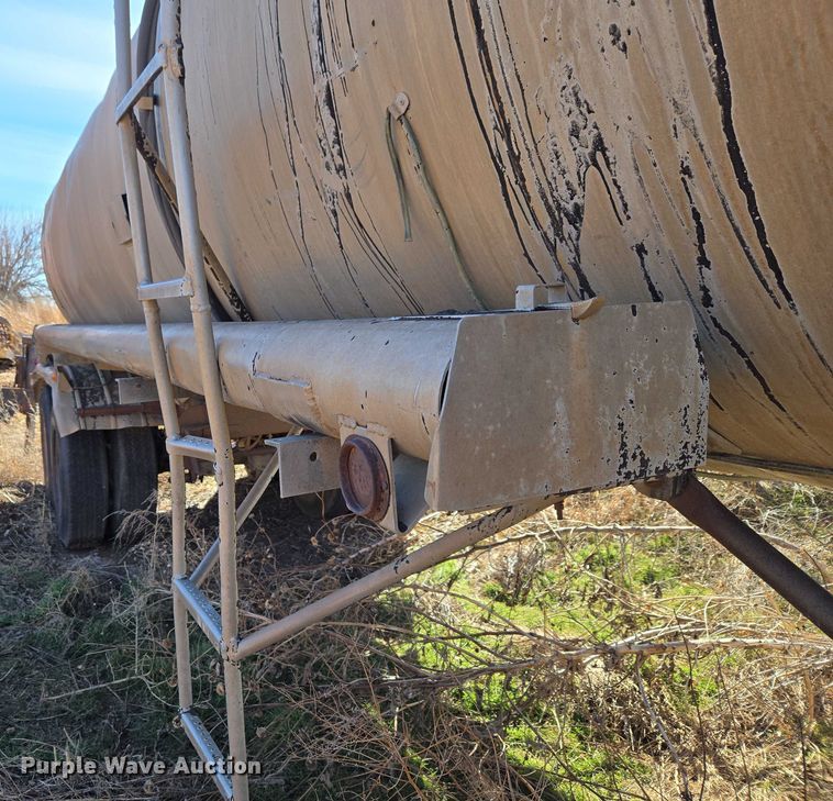 image for item ET1258 1966 Butler MFG. CO. Company tank trailer