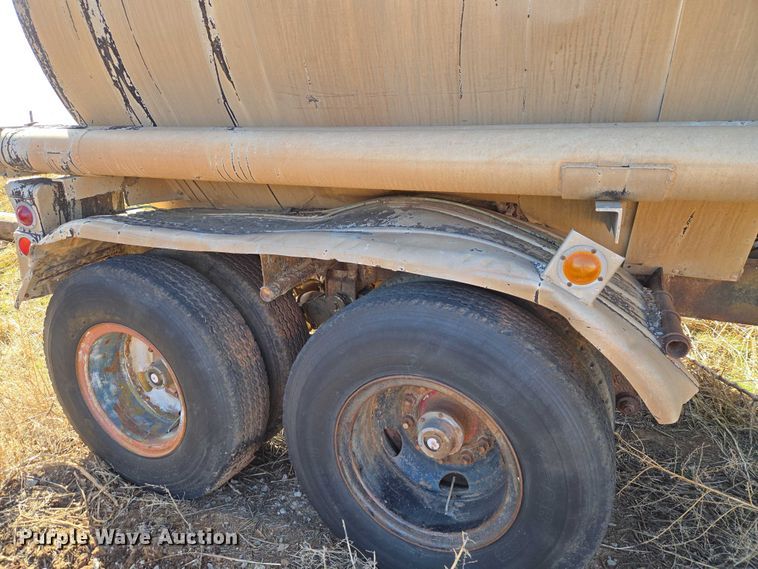 image for item ET1258 1966 Butler MFG. CO. Company tank trailer