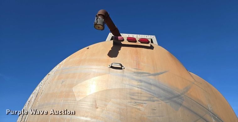 image for item ET1258 1966 Butler MFG. CO. Company tank trailer