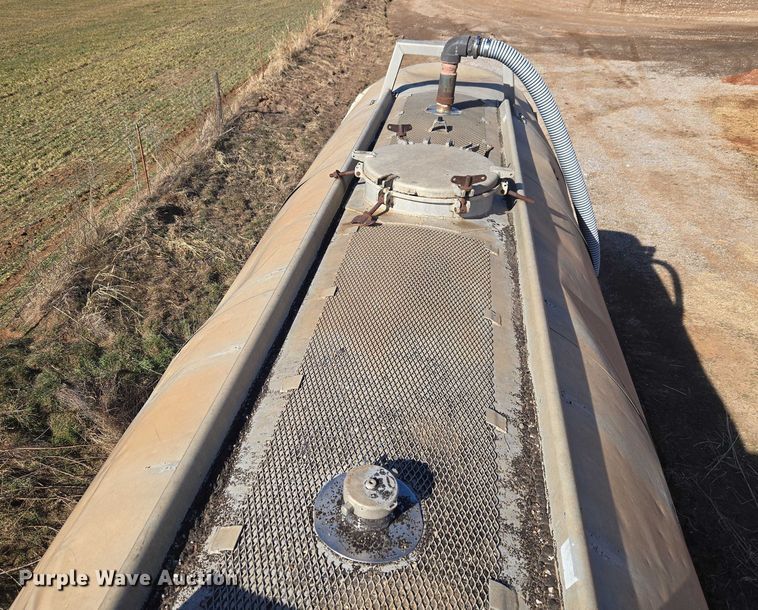 image for item ET1258 1966 Butler MFG. CO. Company tank trailer