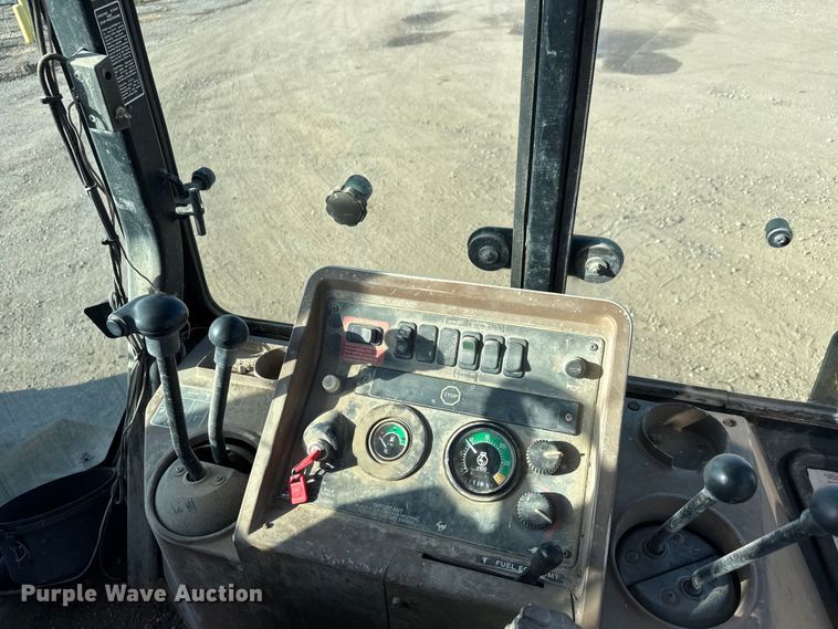 image for item ET4088 1998 John Deere 310SE backhoe