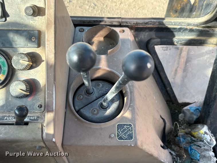 image for item ET4088 1998 John Deere 310SE backhoe