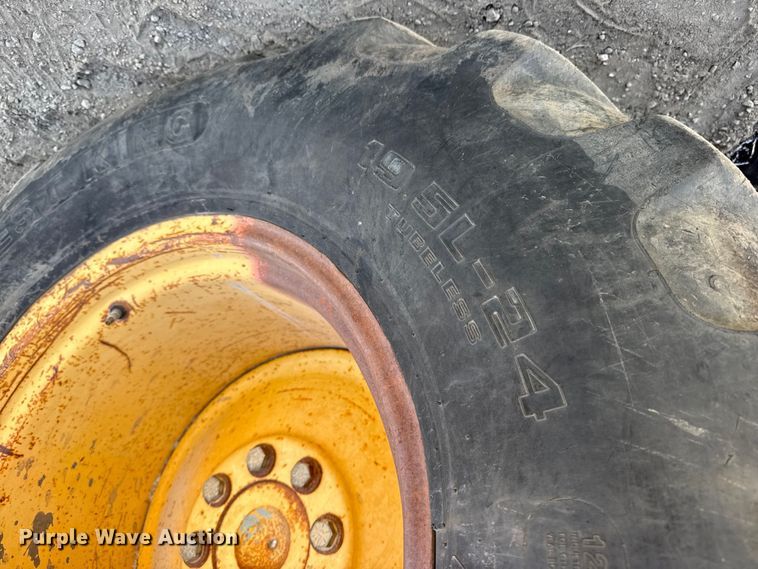 image for item ET4088 1998 John Deere 310SE backhoe