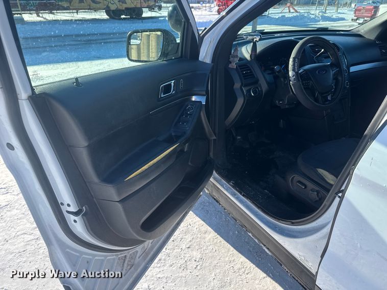 image for item ET4418 2017 Ford Explorer Police Interceptor SUV