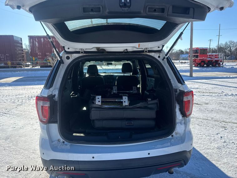 image for item ET4418 2017 Ford Explorer Police Interceptor SUV