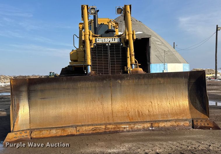 image for item ET4430 1995 Caterpillar D7H LGP dozer