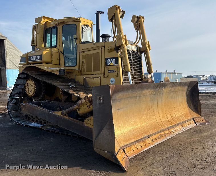 image for item ET4430 1995 Caterpillar D7H LGP dozer