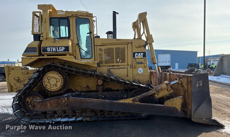 image for item ET4430 1995 Caterpillar D7H LGP dozer