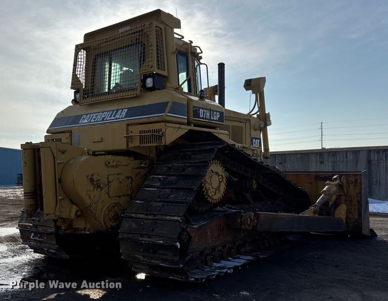 image for item ET4430 1995 Caterpillar D7H LGP dozer