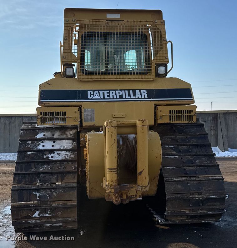 image for item ET4430 1995 Caterpillar D7H LGP dozer