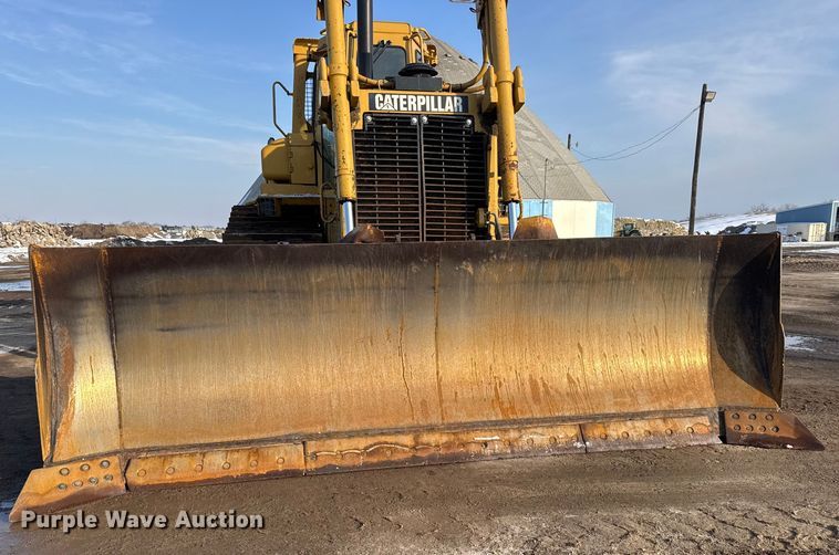 image for item ET4430 1995 Caterpillar D7H LGP dozer