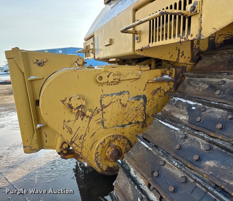 image for item ET4430 1995 Caterpillar D7H LGP dozer