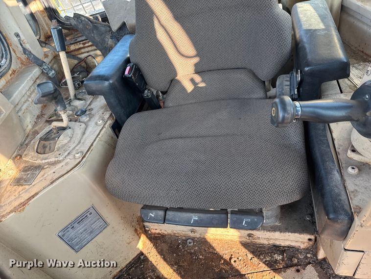 image for item ET4430 1995 Caterpillar D7H LGP dozer