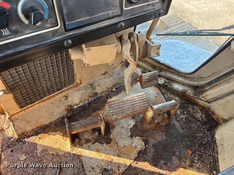 image for item ET4430 1995 Caterpillar D7H LGP dozer