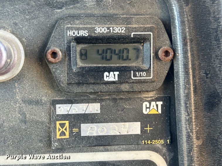 image for item ET4430 1995 Caterpillar D7H LGP dozer