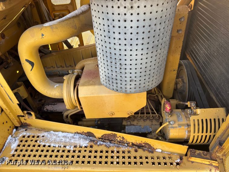 image for item ET4430 1995 Caterpillar D7H LGP dozer