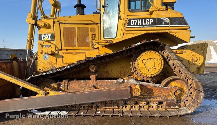 image for item ET4430 1995 Caterpillar D7H LGP dozer