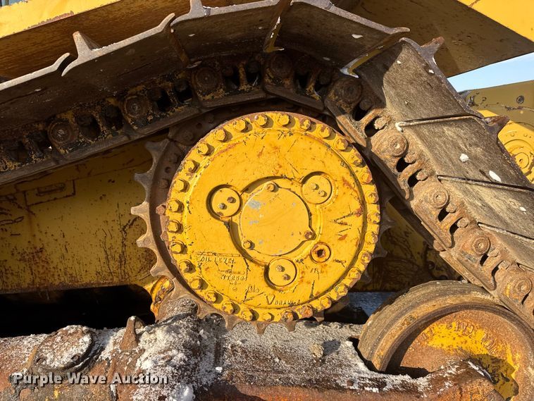 image for item ET4430 1995 Caterpillar D7H LGP dozer