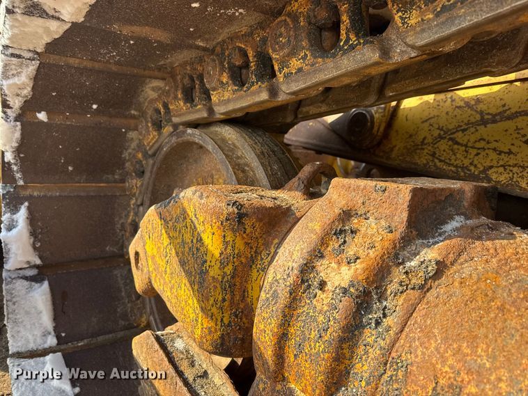 image for item ET4430 1995 Caterpillar D7H LGP dozer