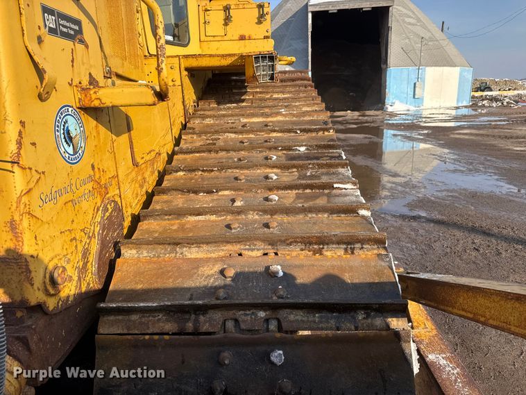 image for item ET4430 1995 Caterpillar D7H LGP dozer