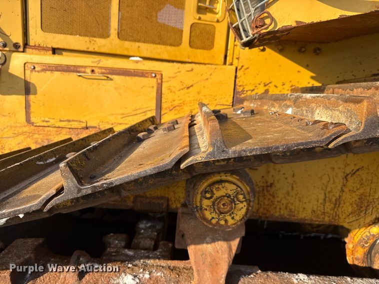 image for item ET4430 1995 Caterpillar D7H LGP dozer
