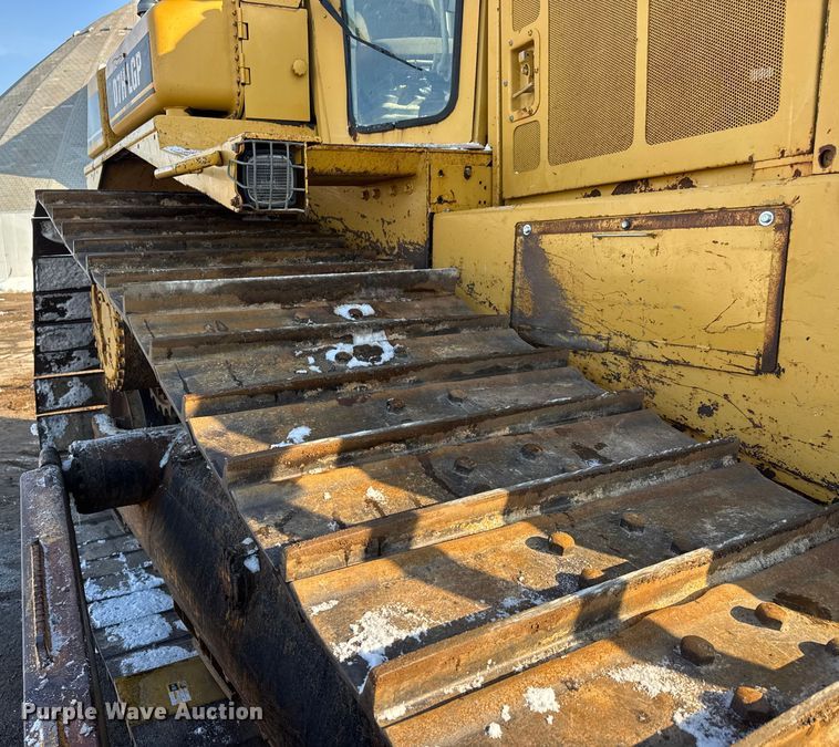 image for item ET4430 1995 Caterpillar D7H LGP dozer