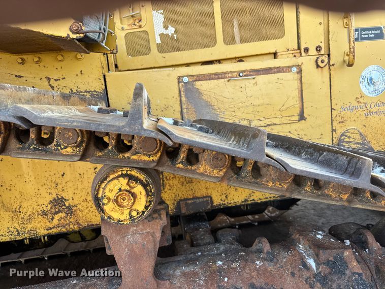 image for item ET4430 1995 Caterpillar D7H LGP dozer