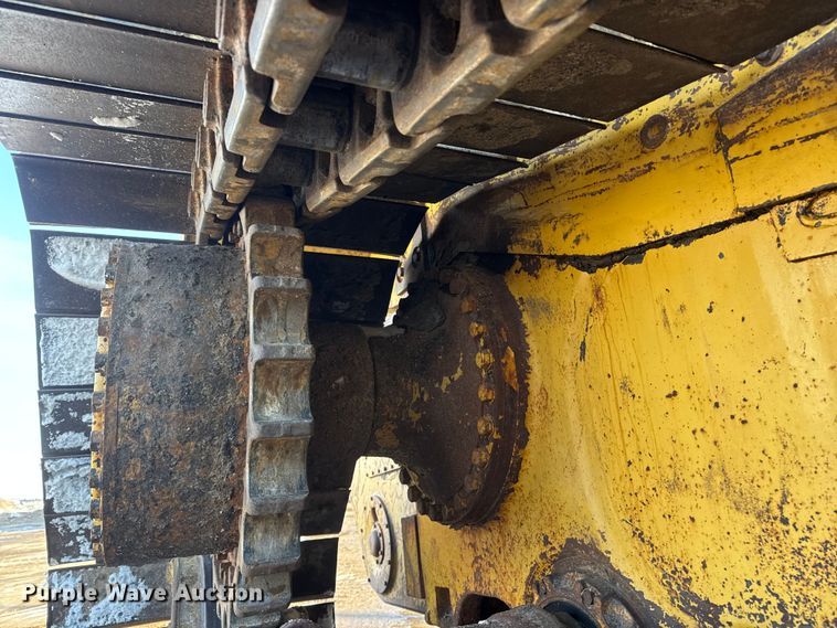 image for item ET4430 1995 Caterpillar D7H LGP dozer