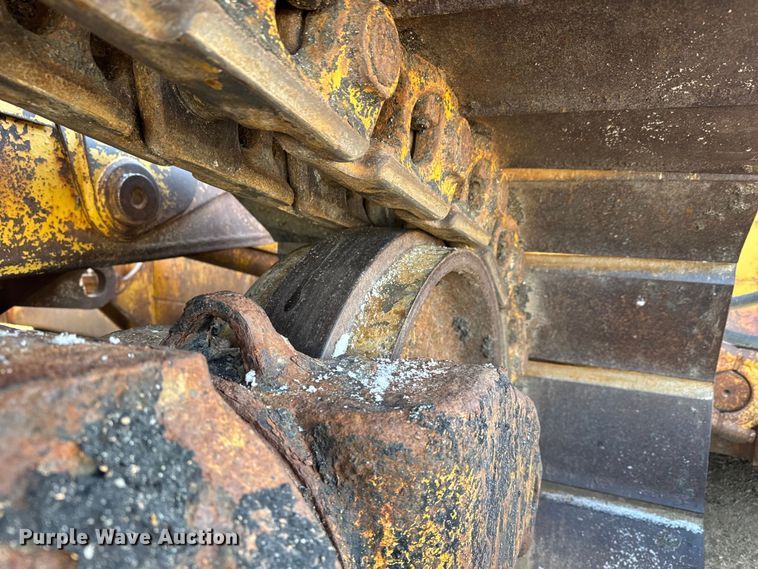 image for item ET4430 1995 Caterpillar D7H LGP dozer