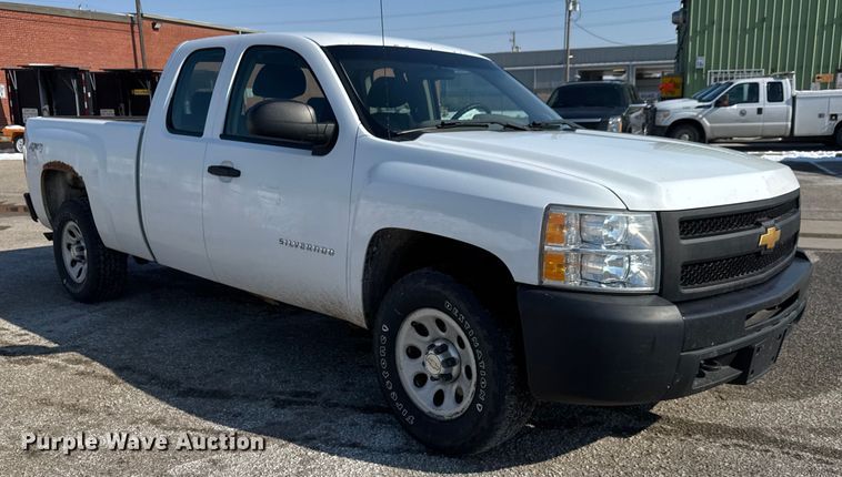 image for item ET4432 2012 Chevrolet Silverado 1500 Ext. Cab pickup truck