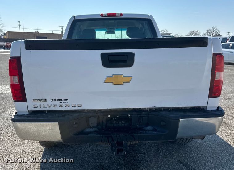 image for item ET4432 2012 Chevrolet Silverado 1500 Ext. Cab pickup truck