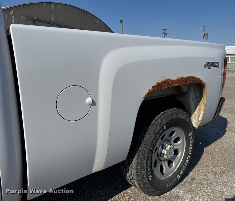 image for item ET4432 2012 Chevrolet Silverado 1500 Ext. Cab pickup truck