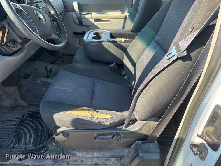 image for item ET4432 2012 Chevrolet Silverado 1500 Ext. Cab pickup truck