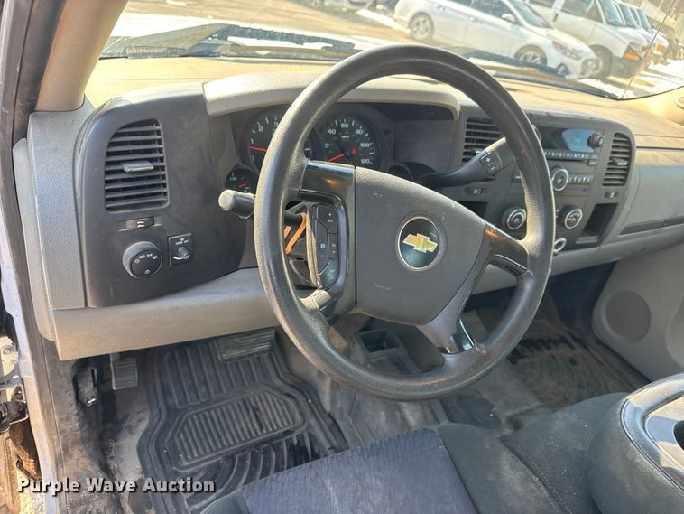 image for item ET4432 2012 Chevrolet Silverado 1500 Ext. Cab pickup truck