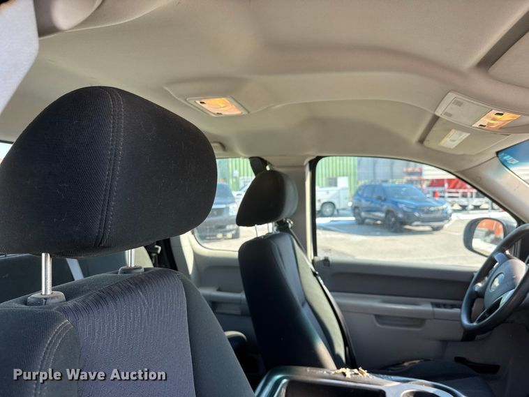 image for item ET4432 2012 Chevrolet Silverado 1500 Ext. Cab pickup truck