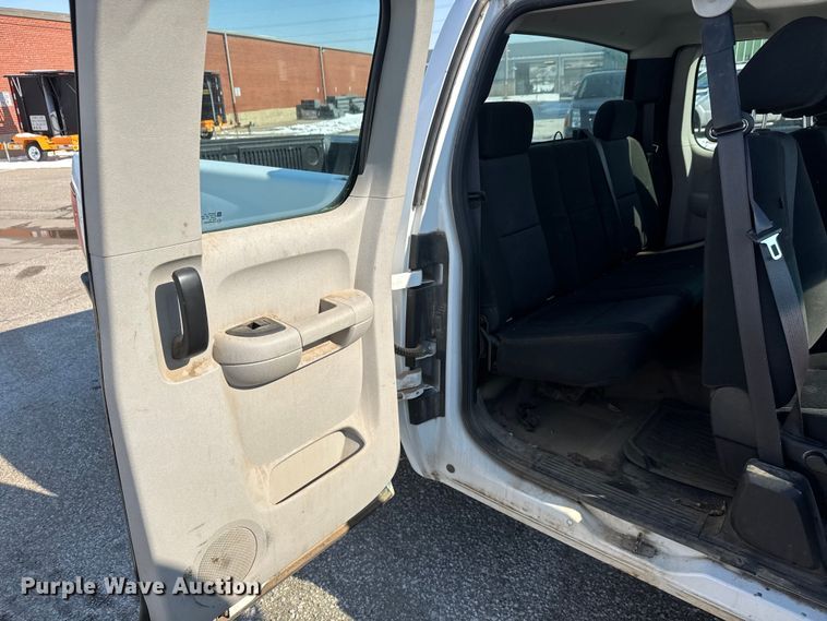 image for item ET4432 2012 Chevrolet Silverado 1500 Ext. Cab pickup truck