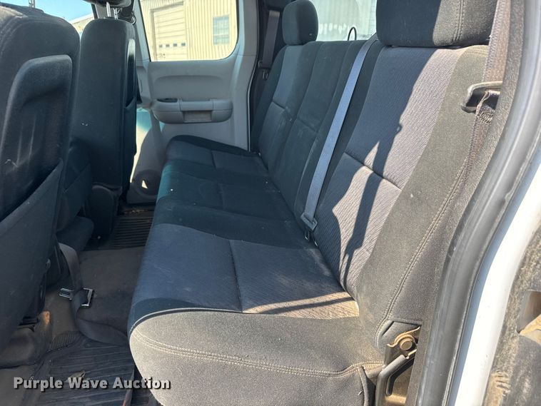 image for item ET4432 2012 Chevrolet Silverado 1500 Ext. Cab pickup truck