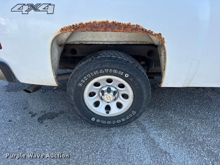 image for item ET4432 2012 Chevrolet Silverado 1500 Ext. Cab pickup truck