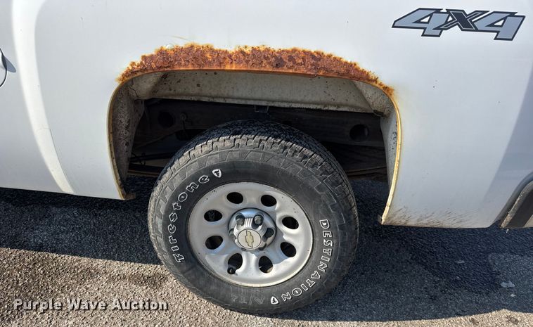 image for item ET4432 2012 Chevrolet Silverado 1500 Ext. Cab pickup truck